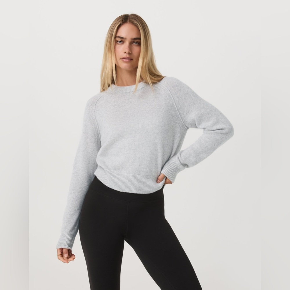 NWT Vuori Emillie Cashmere Crew in Pale Grey Heather - Picture 6 of 7